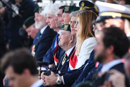 Trump e Macron alle commemorazioni al cimitero americano di Colleville-sur-Mer 1