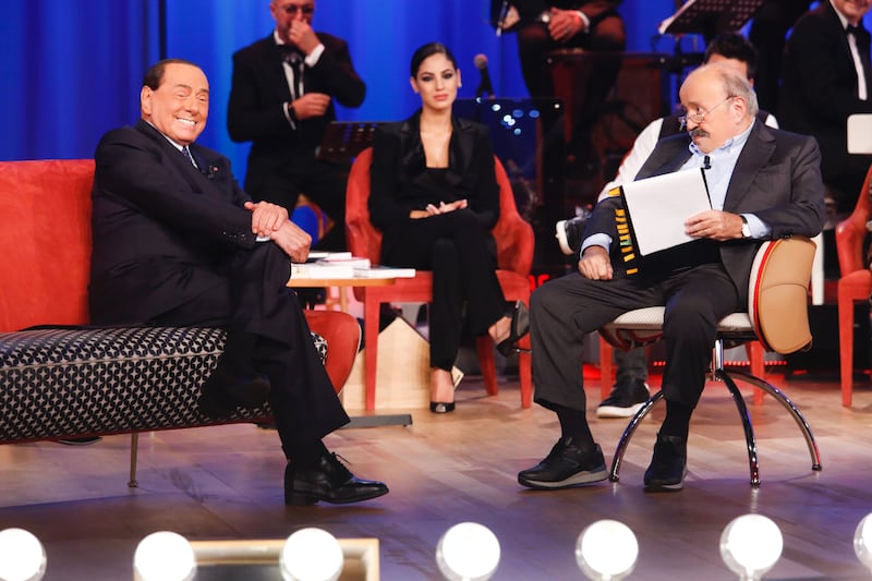 Silvio Berlusconi al Maurizio Costanzo Show 2