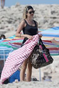 Costanza Caracciolo e Primo Reggiani al mare 20
