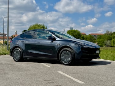 Tesla Model Y Standard: guarda tutte le foto 2