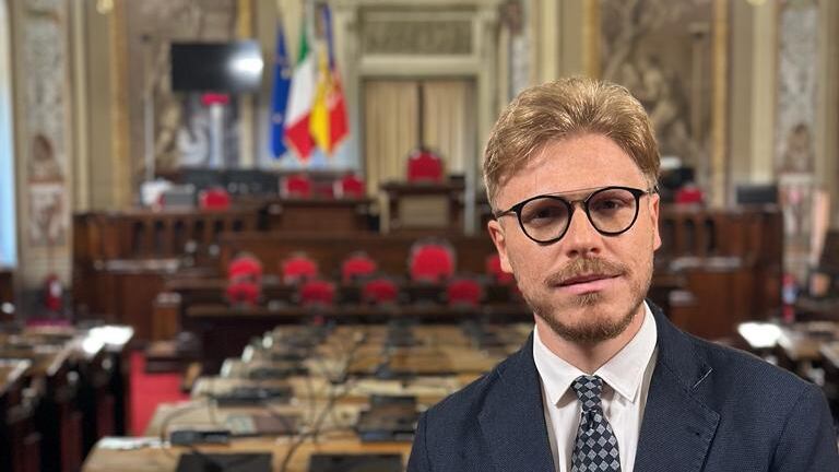 L'ex Iena La Vardera chiede il test tossicologico a tutti i deputati dell'Ars
