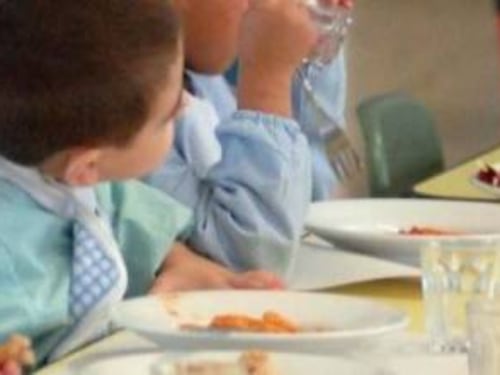 Milano, vomito e dissenteria tra i banchi di una scuola