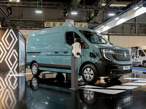 Renault Master, la nuova generazione svelata in anteprima al Transpotec Logitec 2024