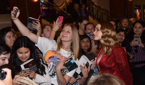 Il cast di "After" alla premier di Los Angeles  1