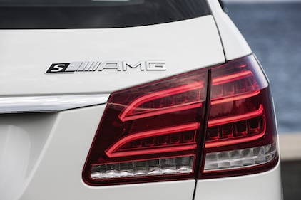 Mercedes E 63 AMG 12