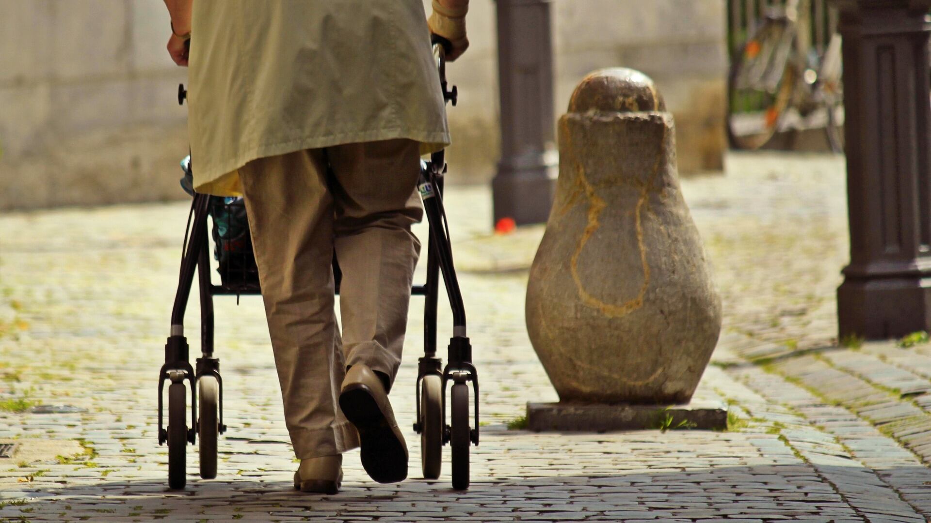 A passeggio con la cocaina, in manette nonna pusher