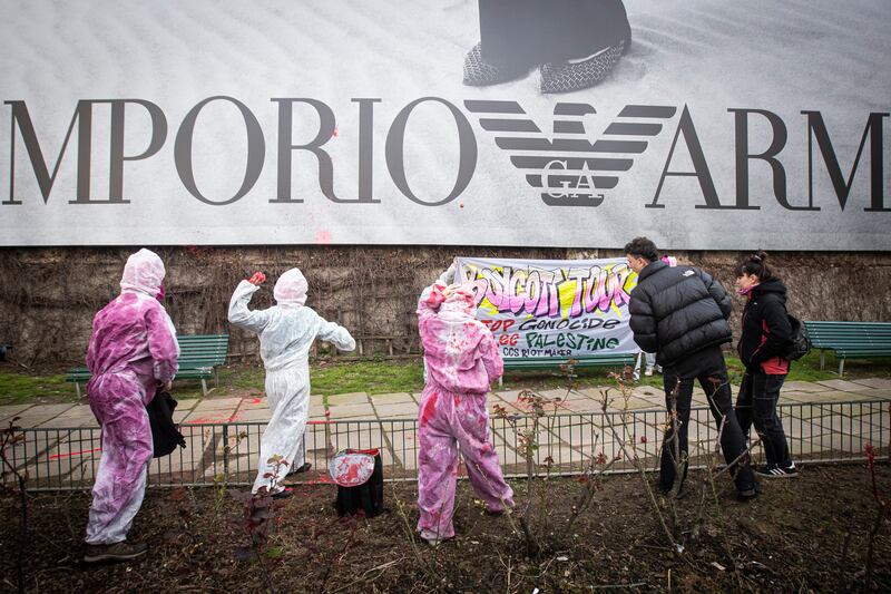 Il corteo "femminista" dell'8 marzo tra slogan e vandalismo 2