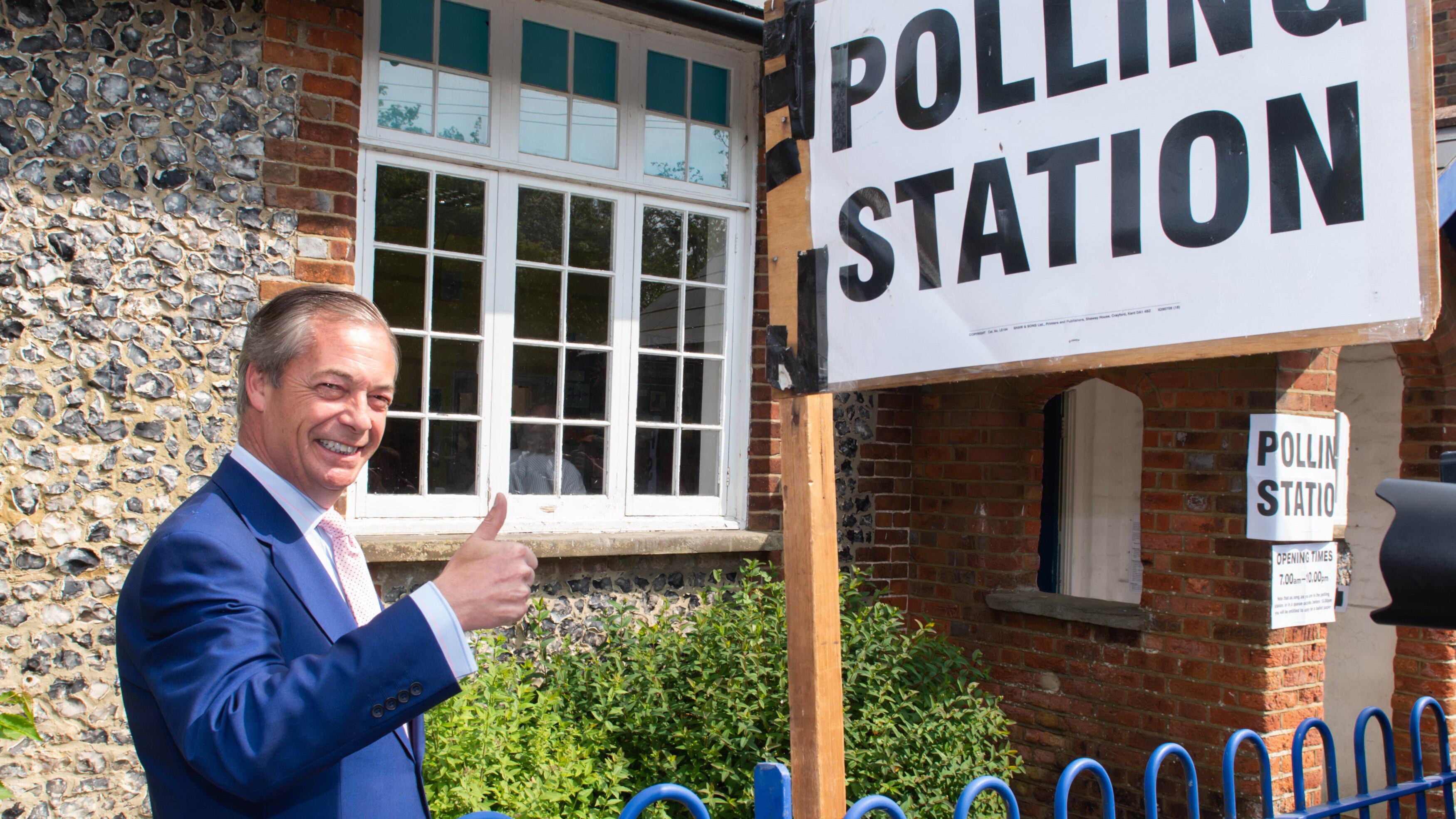 La retromarcia di Nigel Farage: "Brexit fallita, la colpa è dei Tory"