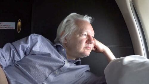 Assange in aereo