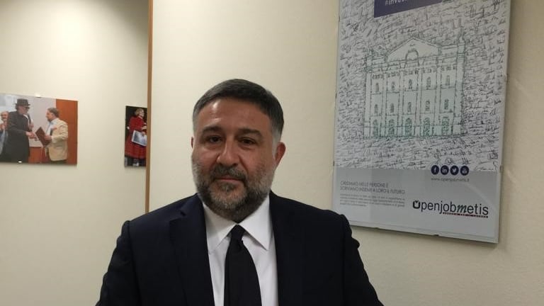 "Sgravi fiscali ridicoli, basta sprechi. Sommersi di burocrazia dal governo"