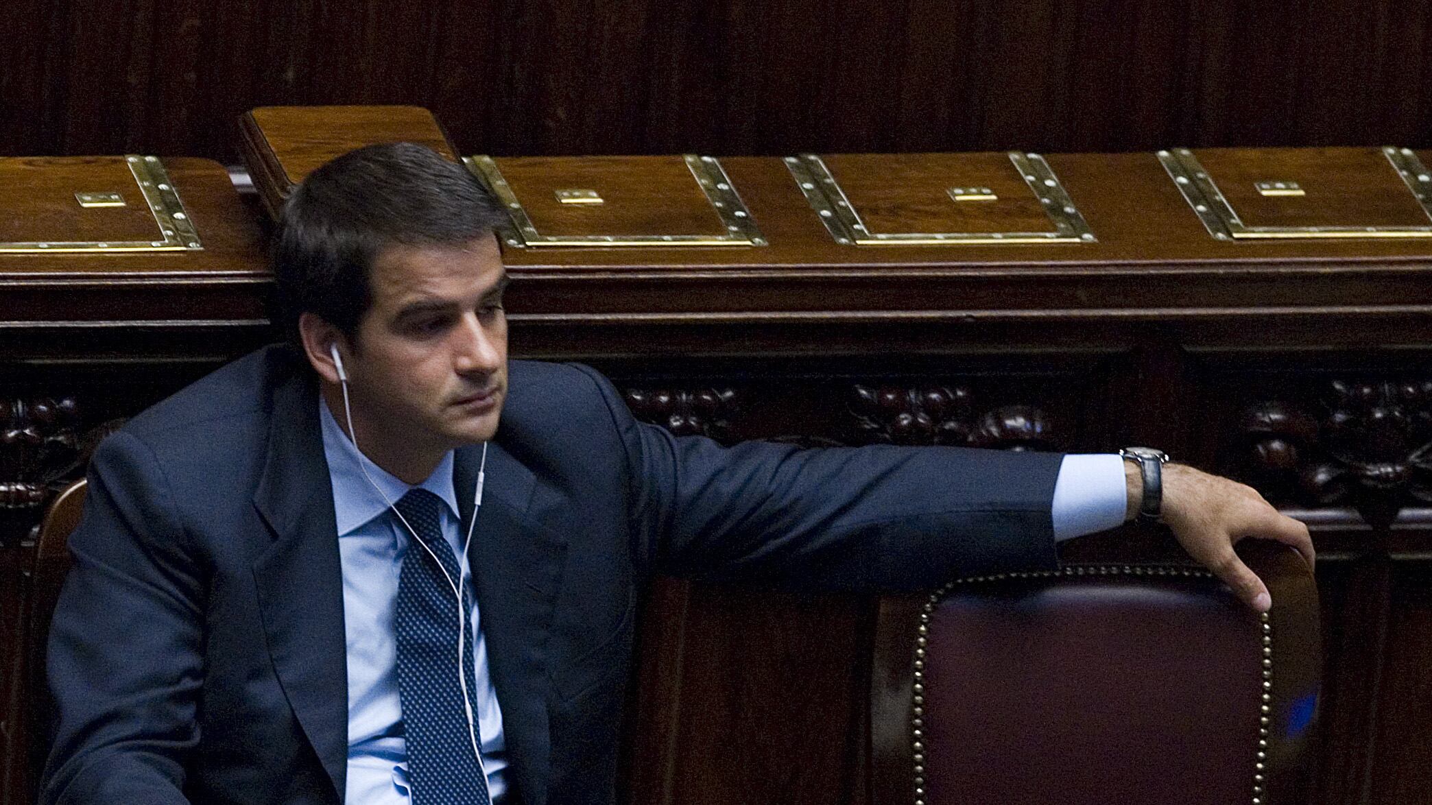 Fitto vuol tentare l'affondo Gli alfaniani non ci stanno
