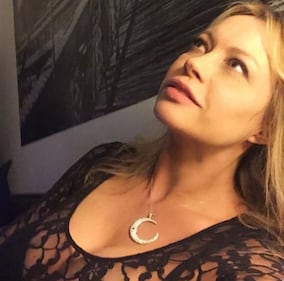 Anna Falchi, topless in piscina 5
