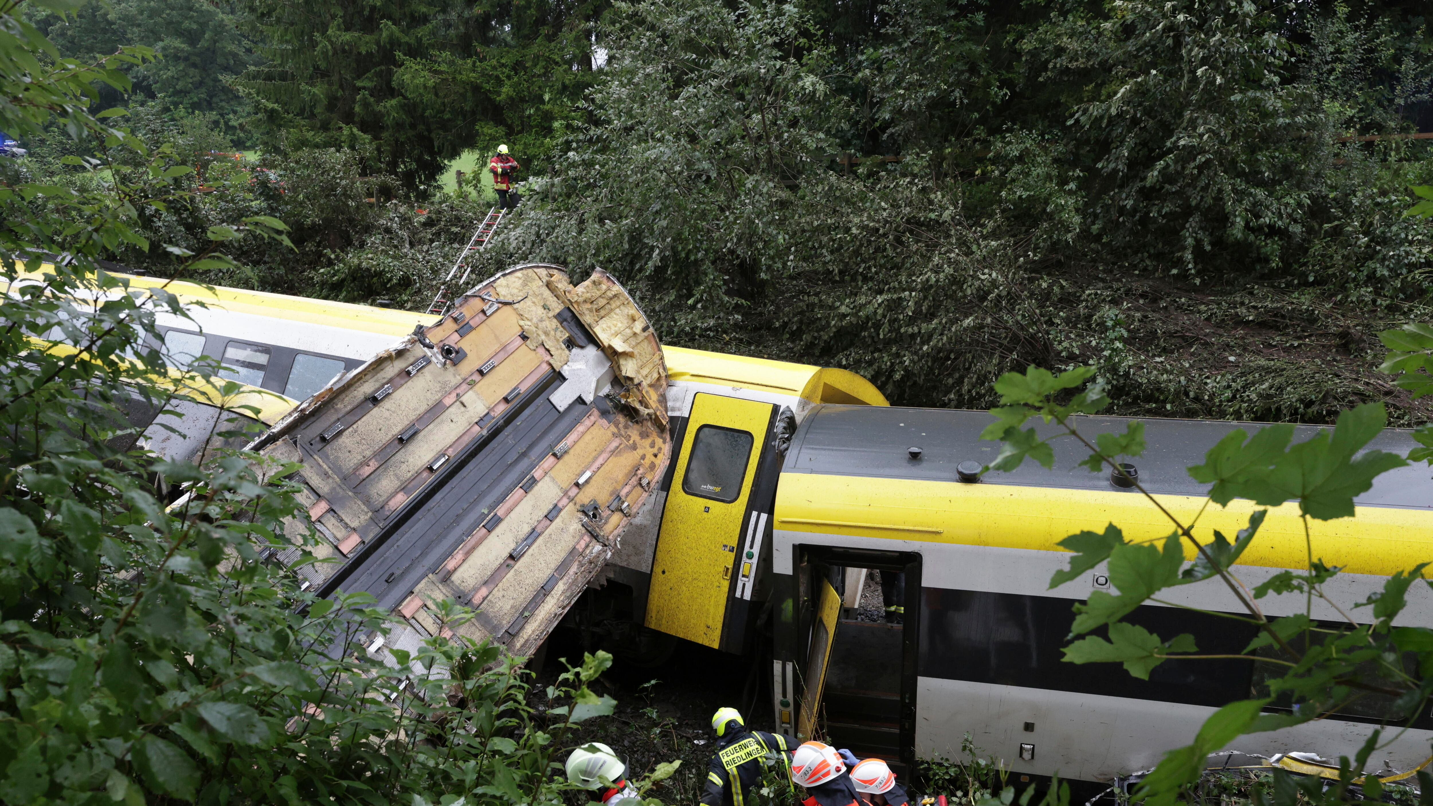Deraglia un treno: 4 morti e 34 feriti