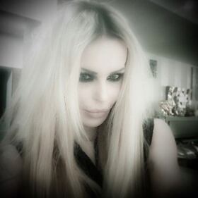 Nina Moric bionda 4