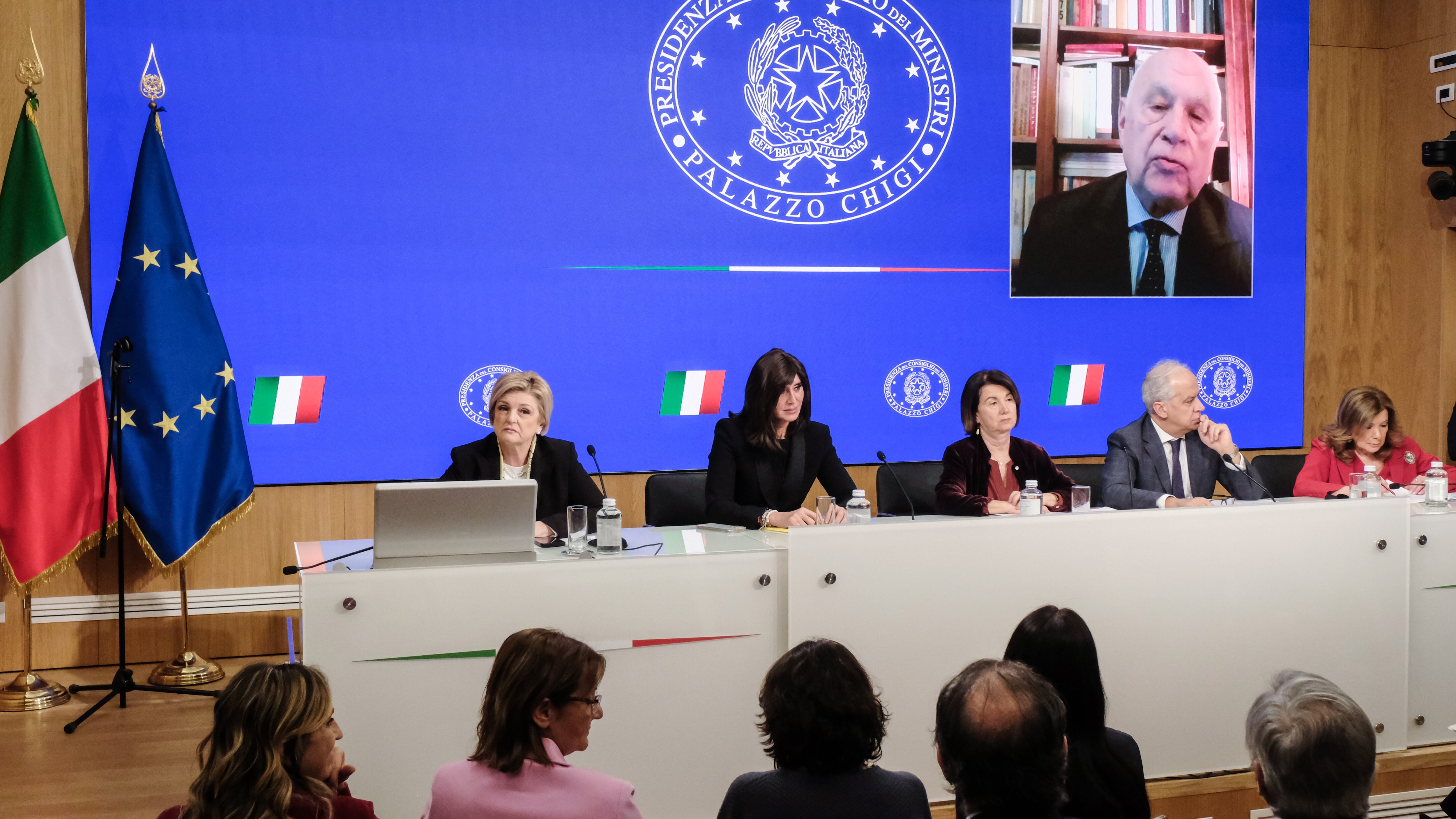 Ddl sul delitto di femminicidio in Cdm: ecco cosa prevede