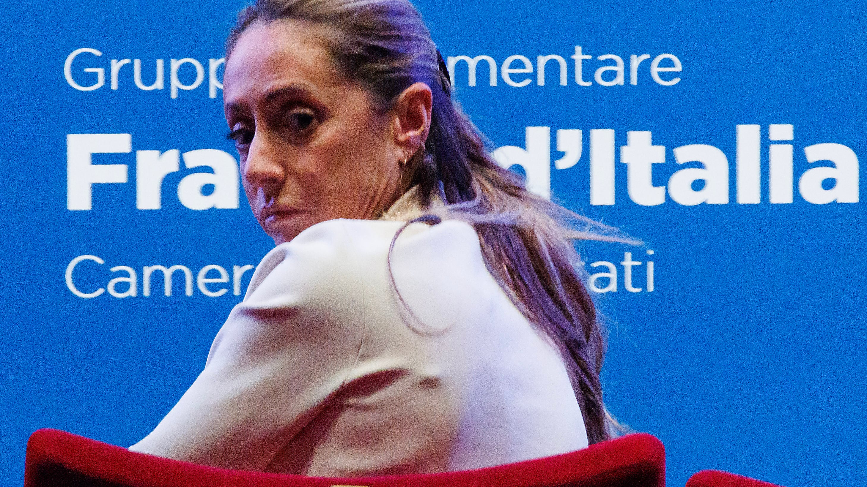 "Pensano di farci saltare il sistema nervoso, ma...". Arianna Meloni affonda la sinistra