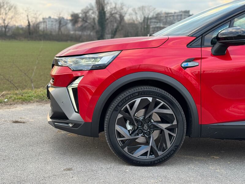 Renault Captur E-Tech 2025: guarda la gallery del B SUV ibrido 5