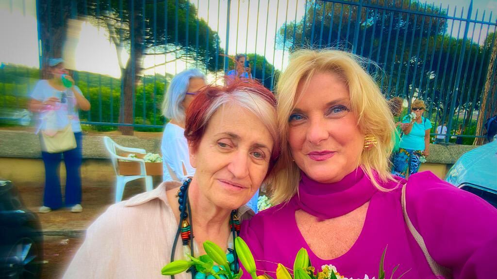 Villa Pamphili, in memoria di Anastasia e Andromeda: fiori e un passeggino nel parco dell’orrore