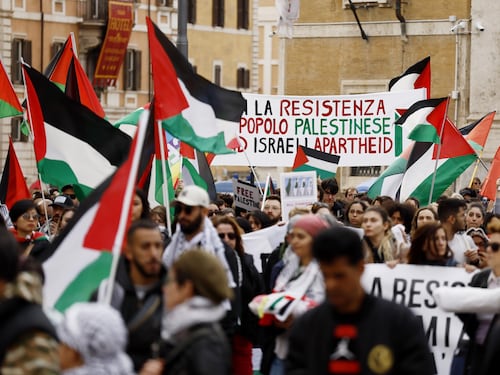 "Continuiamo a combattere". I collettivi tirano dritto nonostante la tregua a Gaza
