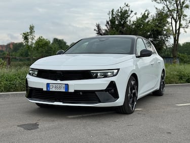 Opel Astra GSe: guarda la gallery della nuova due volumi sportiva da 225 CV 18