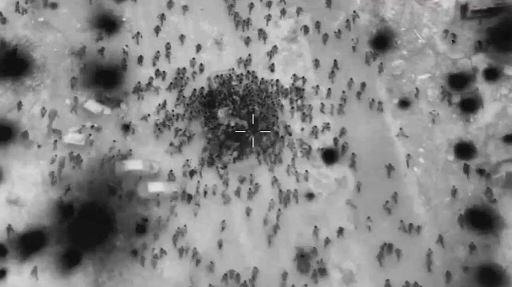 Spari durante la distribuzione degli aiuti, morti a Gaza. Ma è guerra anche sui numeri