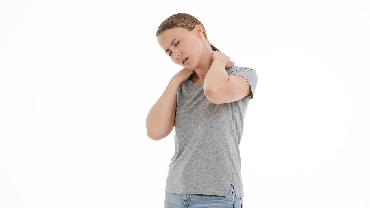 Cervicalgia, gli esercizi per alleviare il dolore