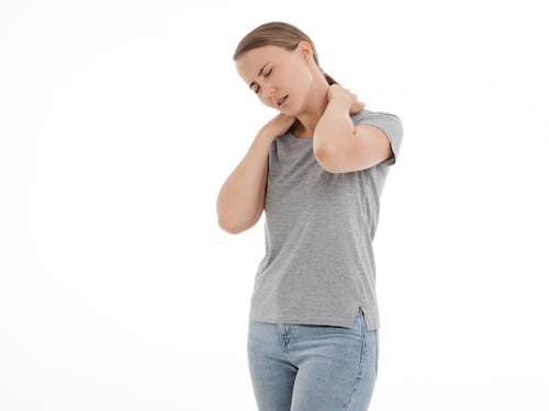 Cervicalgia, gli esercizi per alleviare il dolore