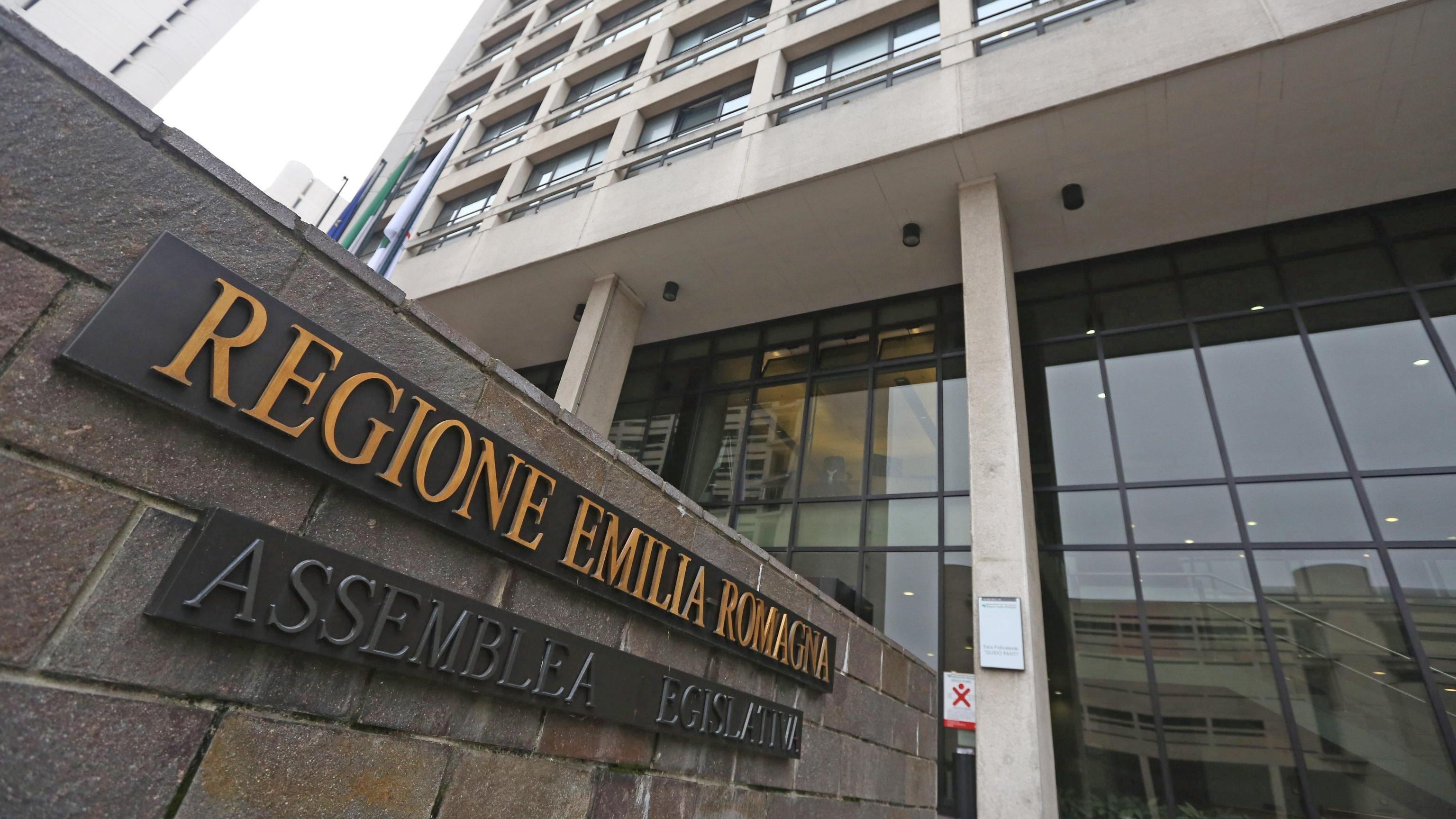 Spese pazze in Emilia Romagna: cene, rimborsi, viaggi e sex toy