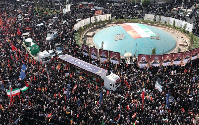 Teheran scende in piazza per i funerali dei "martiri" della guerra dei 12 giorni 3