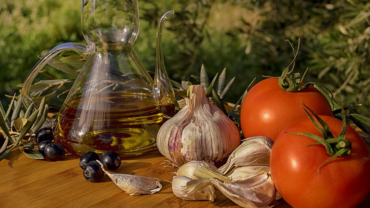 Uva e aglio aiutano a combattere le malattie cardiovascolari: ecco come