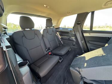 Volvo XC90: la gallery del nuovo SUV premium svedese, che comfort 10
