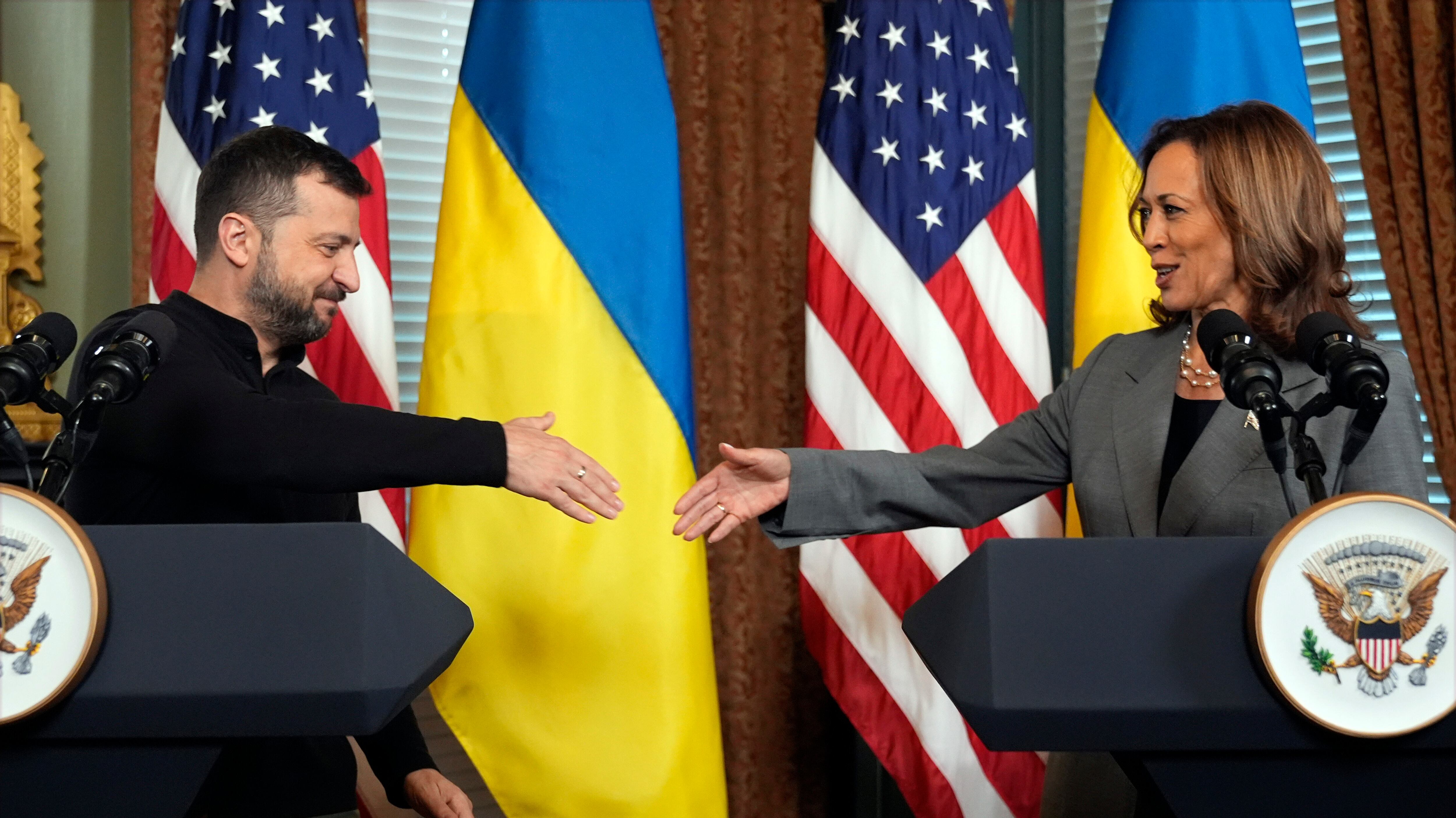 Zelensky alla Casa Bianca. Harris all'attacco: "In Usa c'è chi vuole la resa di Kiev"