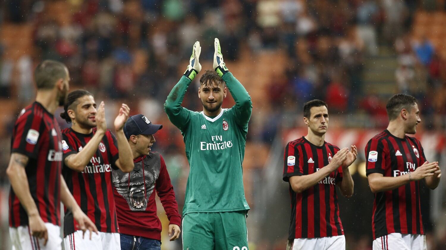 Milan, Raiola fa retromarcia su Donnarumma: "Potrebbe restare qui a vita"