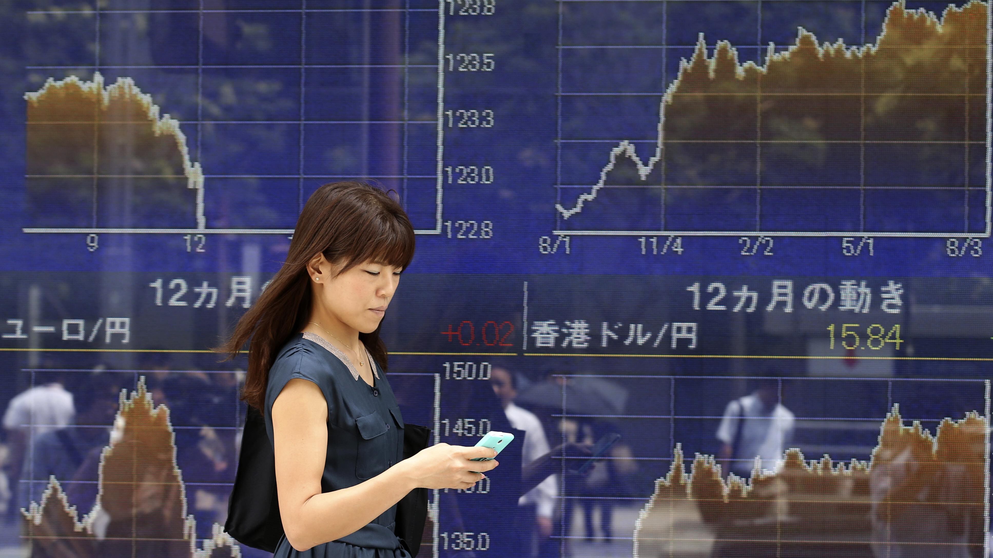 Cina, la Borsa continua a scendere e trascina giù gli altri mercati