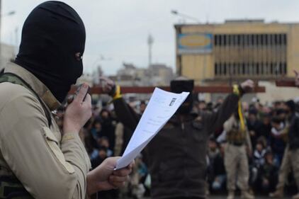 Così l'Isis giustizia i gay 4