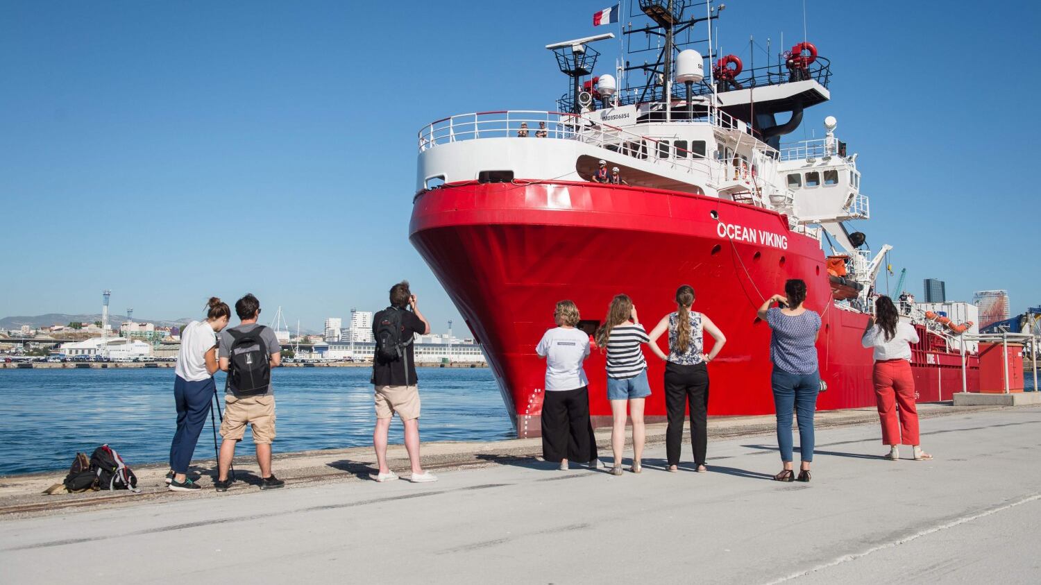 Ocean Viking ne salva 85. Il governo scrive a Oslo: "Offrite un porto sicuro"