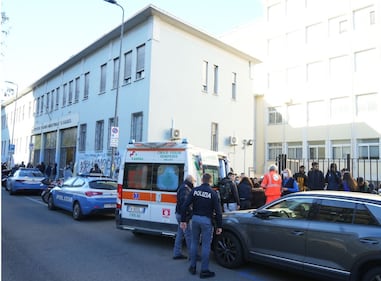 Incendio doloso in una scuola milanese 6