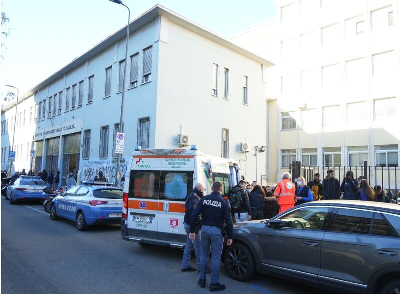 Incendio doloso in una scuola milanese 6