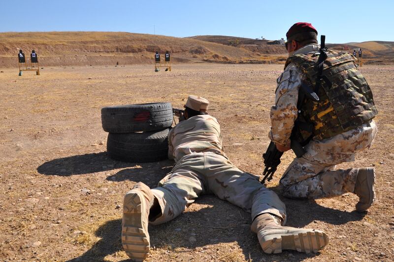 Così i parà addestrano i curdi a Erbil 7