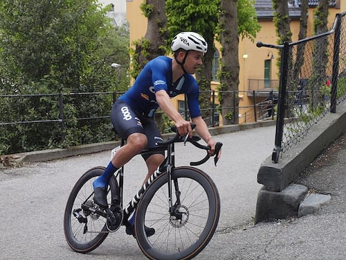 Tragedia al Giro d'Austria, muore dopo una caduta il ciclista norvegese André Drege