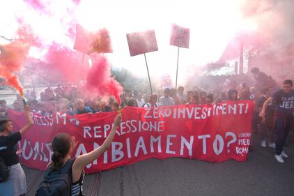 Manifestazione studentesca contro il governo a Roma 2