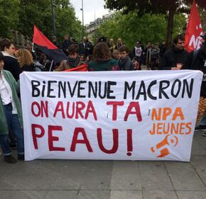 Parigi, la sinistra radicale in piazza per il primo corteo anti-Macron 4