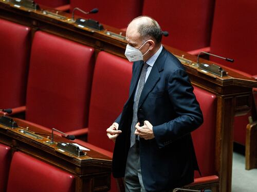 Letta preso in mezzo dal duo Salvini-Conte s'aggrappa a Mattarella
