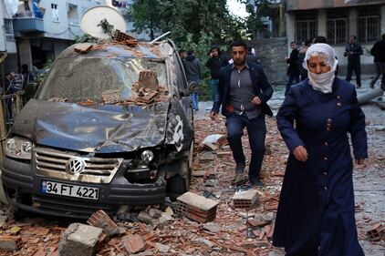Autobomba contro la polizia a Diyarbakir 3