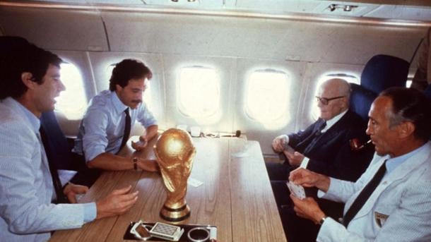 12-7-'82: la partita di scopone più famosa della storia d'Italia