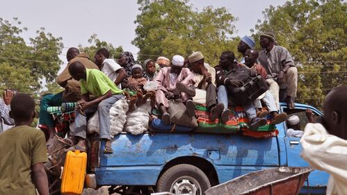 Nigeria, civili in fuga  dopo gli attacchi islamisti 4