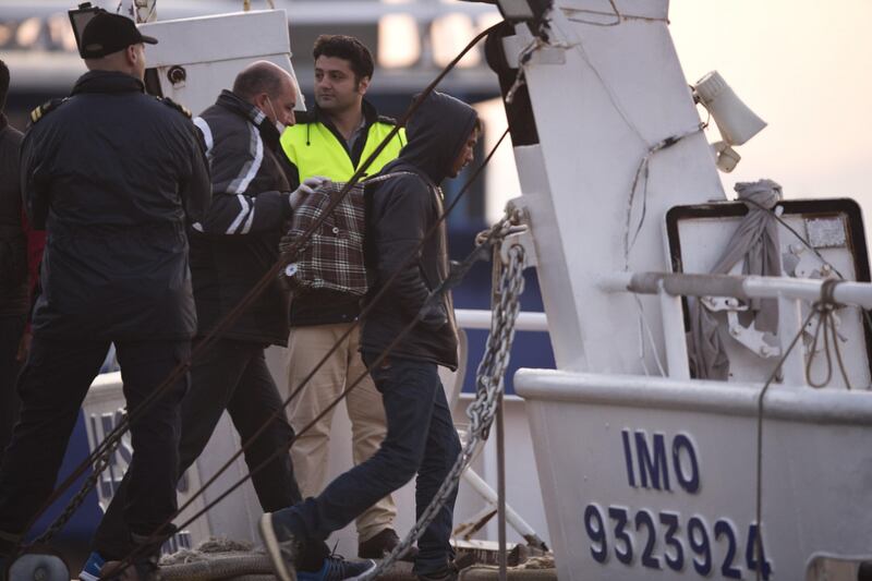 Grecia, le prime espulsioni di immigrati in Turchia 4
