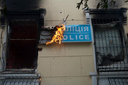 Morti e feriti negli scontri a Mariupol 11
