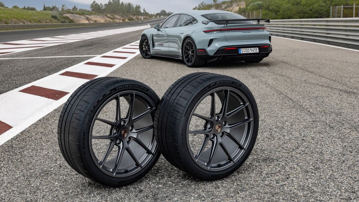 Pirelli P Zero, due nuovi e speciali pneumatici per la Porsche Taycan
