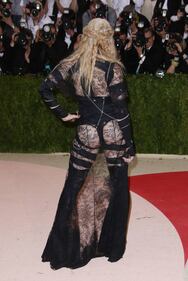 Madonna al Met Gala 2016 30